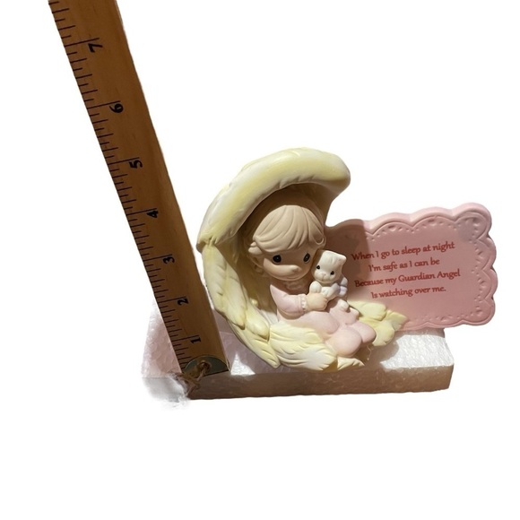 Precious Moments My Guardian
Angel Figurine - Little Girl with kitten - Picture 3 of 8